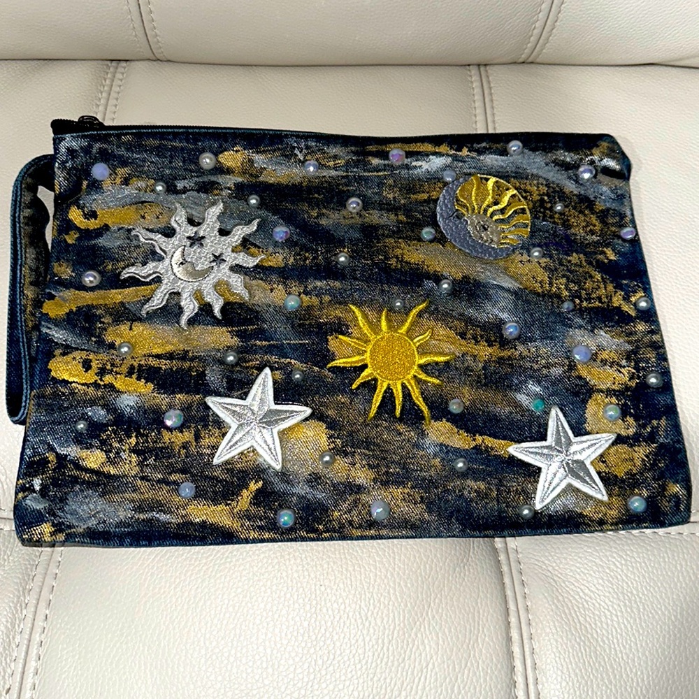 Clutch painted handbag